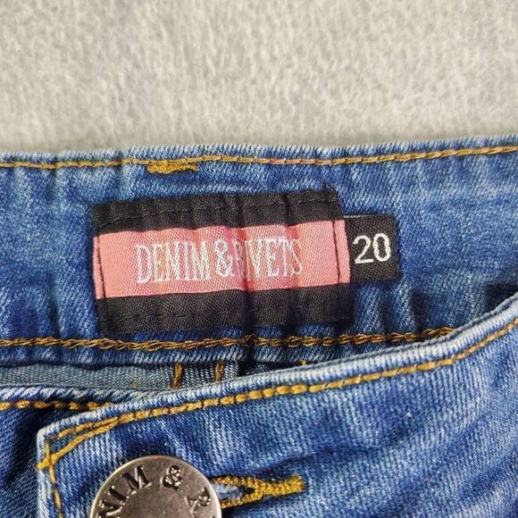 Denim & Rivets Shorts Womens 20 Blue Distressed  Medium Wash Bermuda Denim - Picture 5 of 10